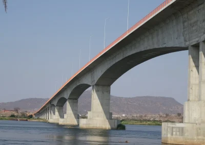 Nova Ponte sobre o Rio Zambeze